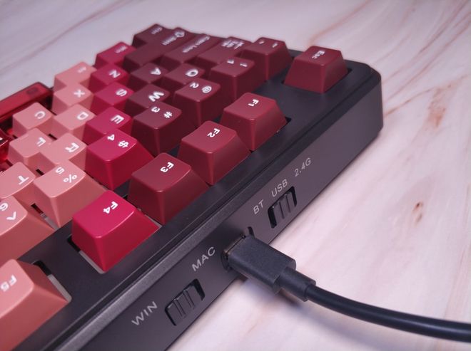 手感好：黑爵MK87无线游戏机械键盘开元ky棋牌三模屏显颜值高好用不贵(图2)