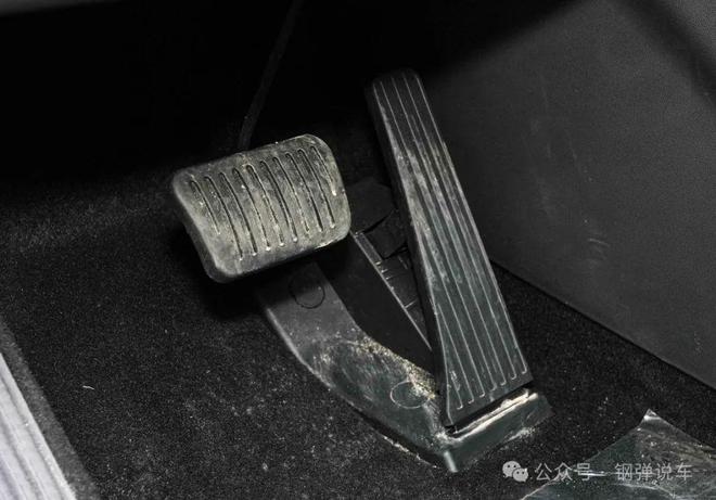 车最终选择纯电动SUV方程豹钛3开元棋牌网站不听家人劝放弃燃油(图4)